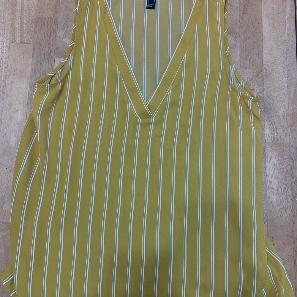 Forever 21 tank top size medium